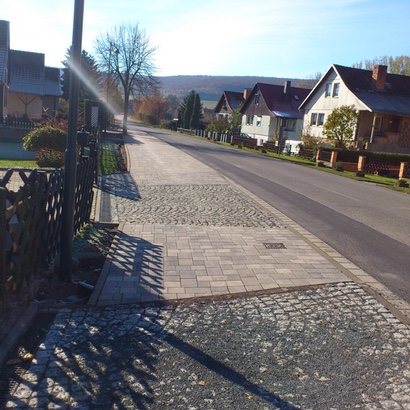 Neugestaltung Gehweg an der Straße "Zur Aue" in Berka